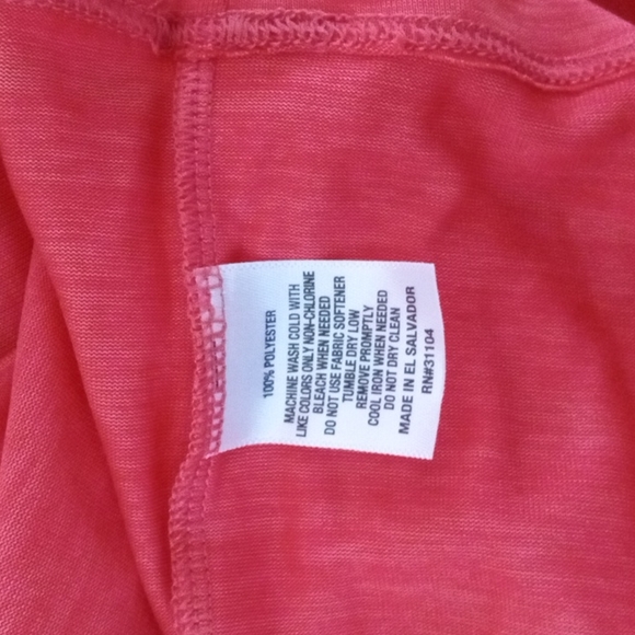 Coral  NWOT Large Zelos Short Sleeve V Neck Top Perfect Condition - Picture 4 of 5